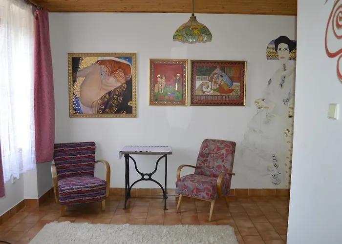 Medvedi Paseka בית הארחה *